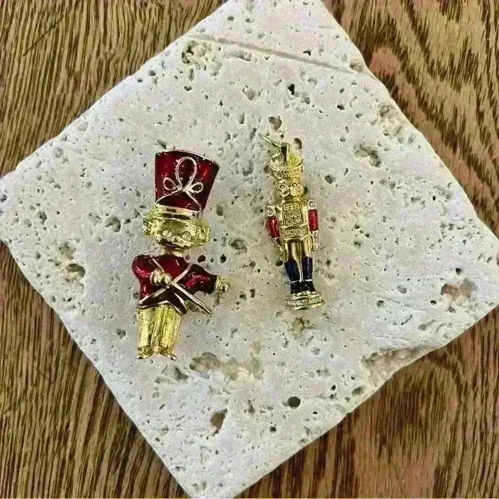 Holiday Drum Major Band Music Leader Brooch Pin With Matching Pendant